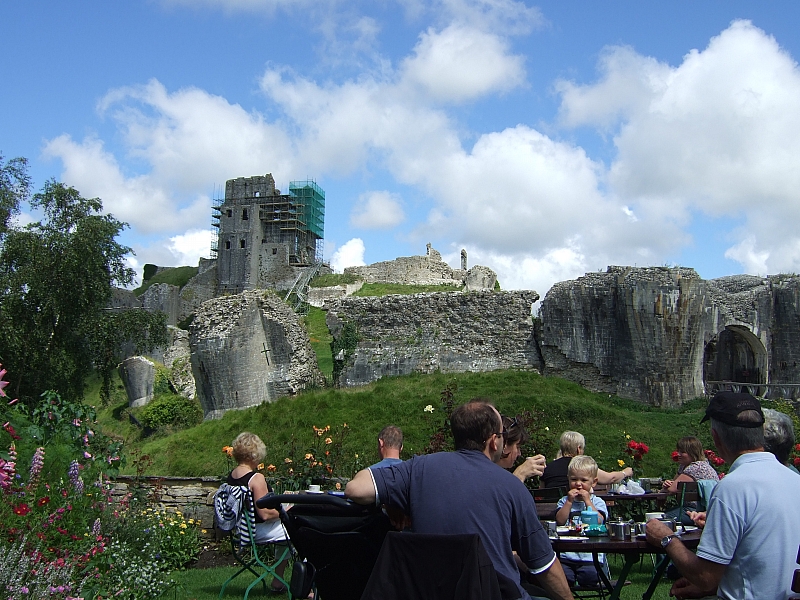 [Corfe Castle 025.jpg]