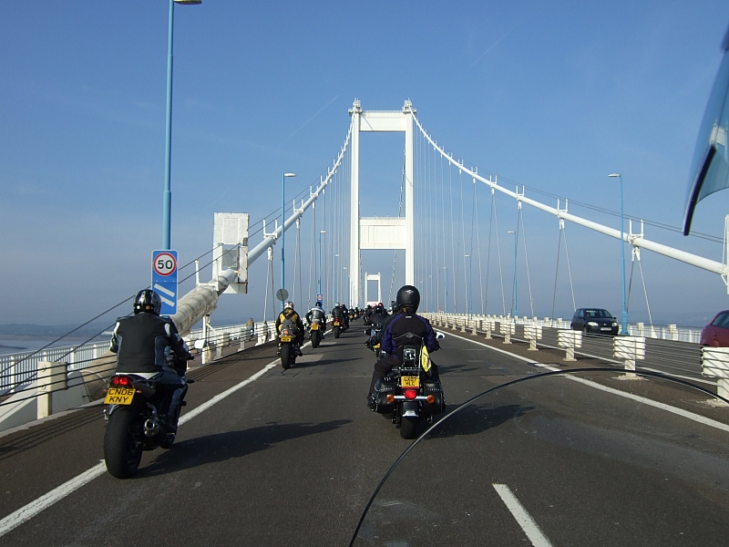 [Hoggin the Bridge 07 077.jpg]