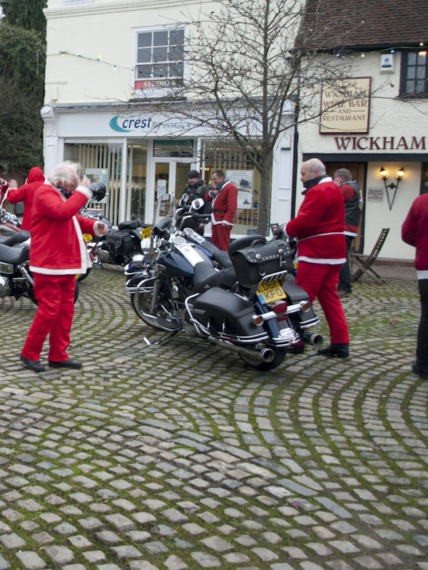 [Xmas Toy Run_05.JPG]